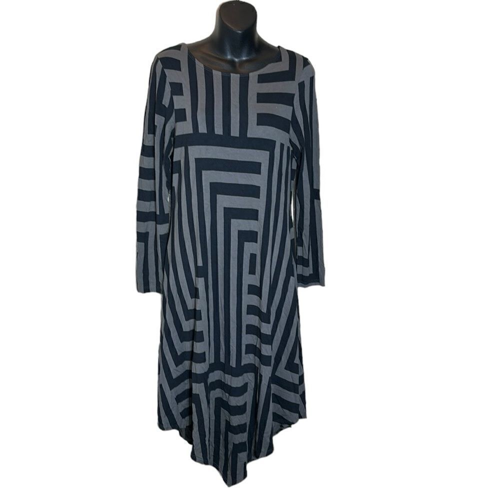 Nanso Finland longβsleeved grey/blackβ bamboo handkerchief midi dressβgeometric